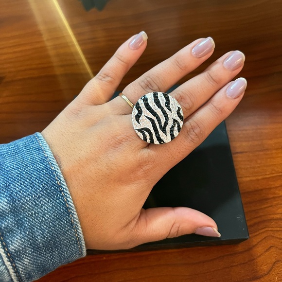 Swarov crystal black/white zebra ring - Picture 5 of 16